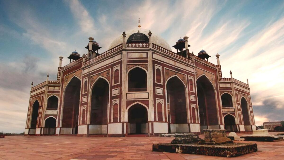 7 Must-Visit Places Near Delhi